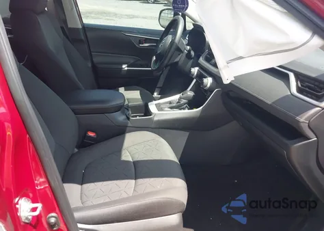 2022 Toyota Rav4 Xle z USA, uszkodzony, nr VIN 2T3W1RFV6NW227467